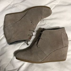 Tom’s suede heeled booties szW7